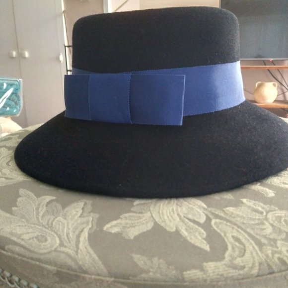 Vintage I.Magnin Black Wool Hat w/ Blue Ribbon Border main image 4